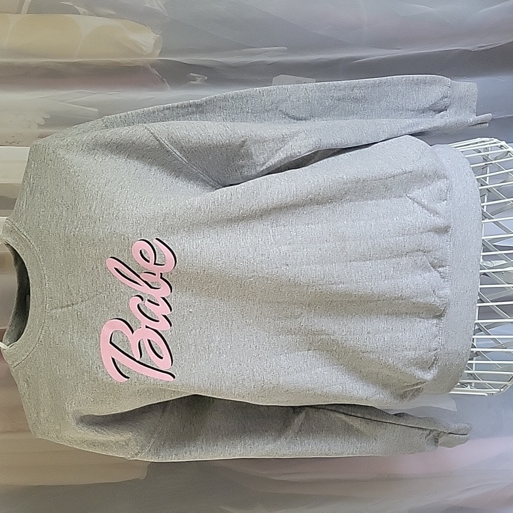 NWOT "Babe" gray/pink graphic sweatshirt, size medium